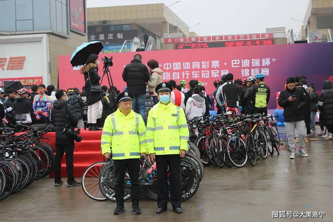 剑门鲸鲨队鏖战渝州黑豹队，游泳大师赛险胜，核心复出即建功。赛场纪律更严谨-kaiyun(中国)官方网站